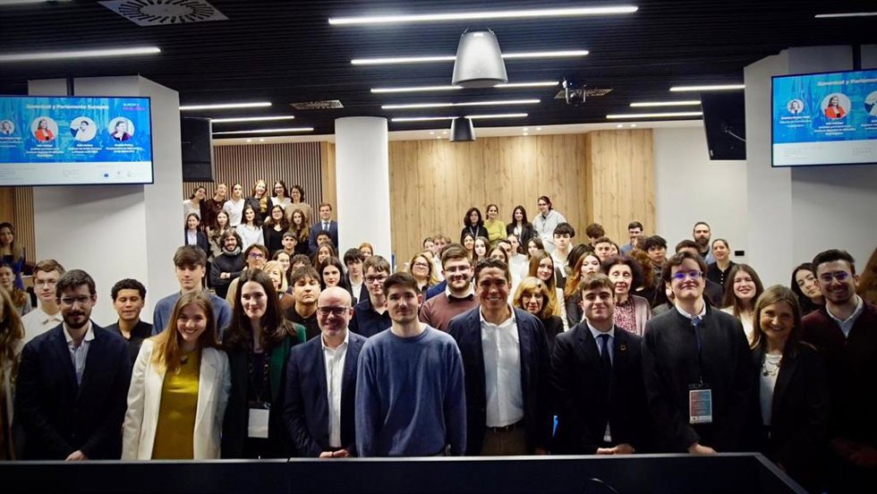Acto de bienvenida de las III Olimpiadas sobre la UE.
