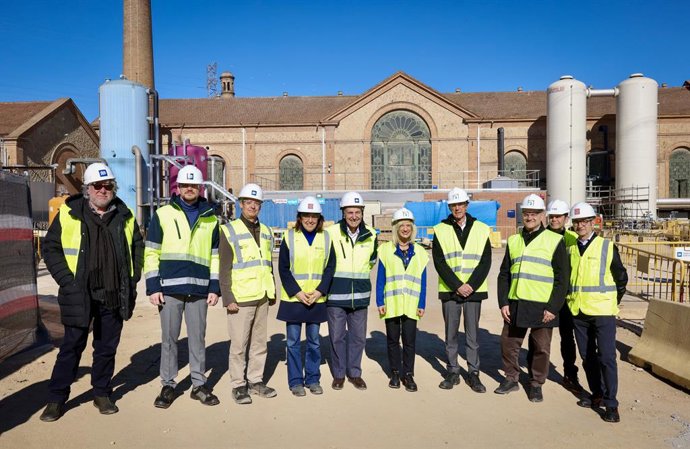 La consellera de Territori de la Generalitat en la seva visita a la planta potabilitzadora del Besòs