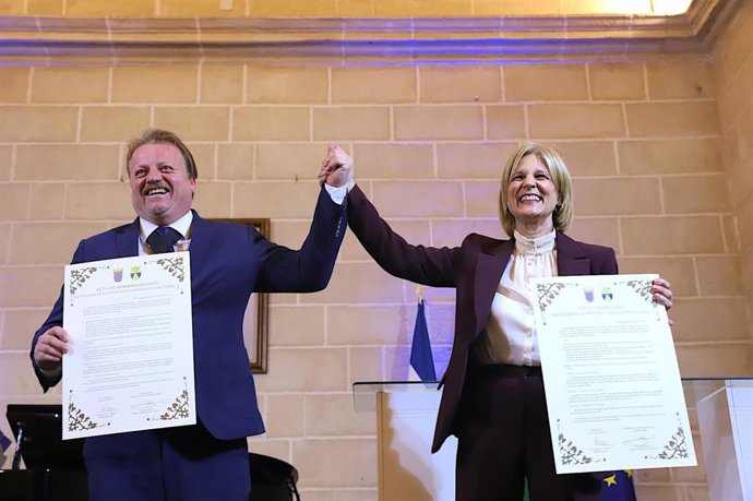 Los alcaldes de ambas ciudades, María José García-Pelayo y Briam Azzopardi.