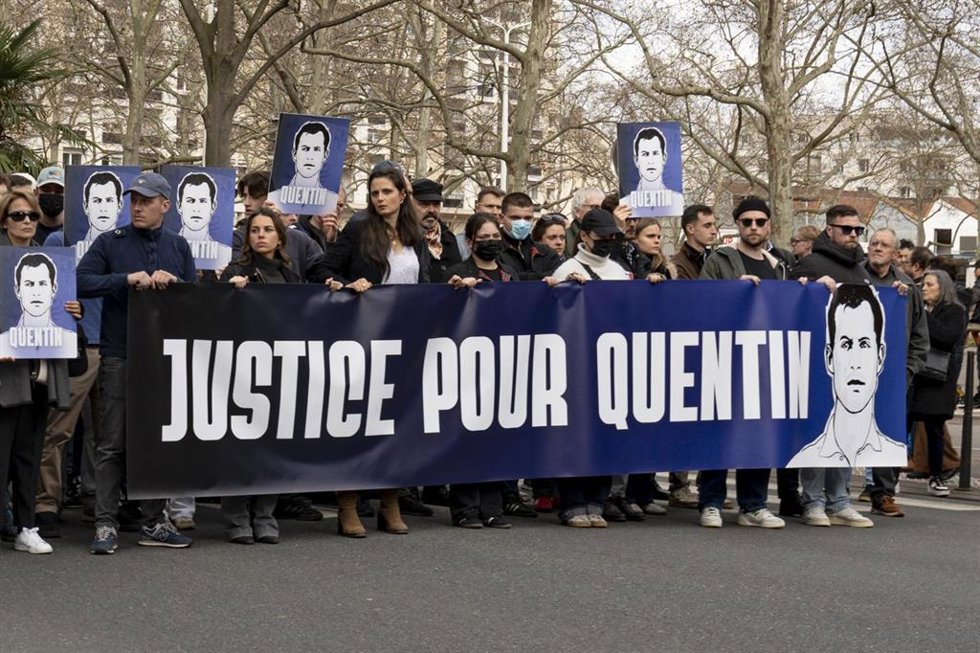 Marcha por la muerte del activista de extrema derecha Quentin Deranque