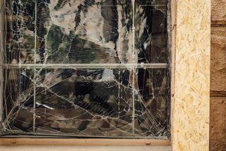 Archivo - Impacto de los ataque con misiles rusos en un edificio residencial en Ucrania