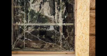 Una nueva ola de ataques aéreos de Rusia deja al menos cinco muertos Y 15 heridos en Sumi y Kiev