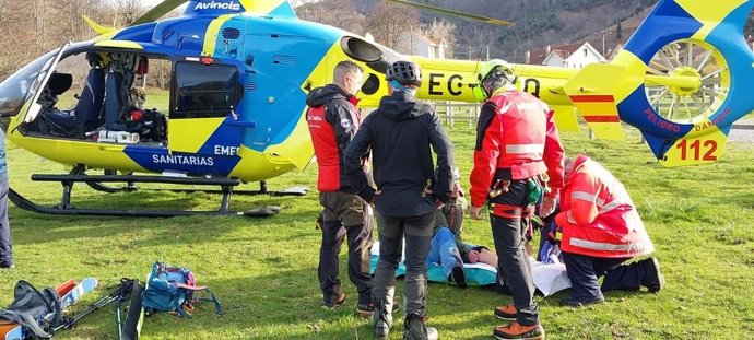 Rescatan A Una Esquiadora Herida Tras Sufrir Una Caída En El Coriscao