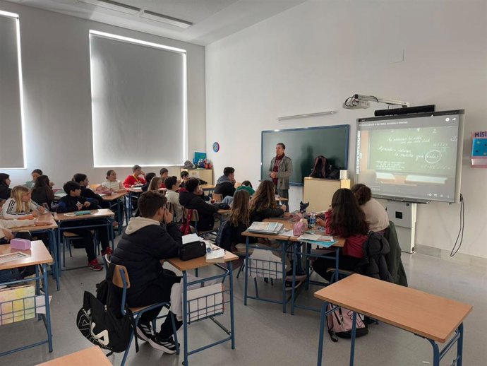 Talleres de sensibilización en las aulas onubenses de Educación Secundaria Obligatoria (ESO).