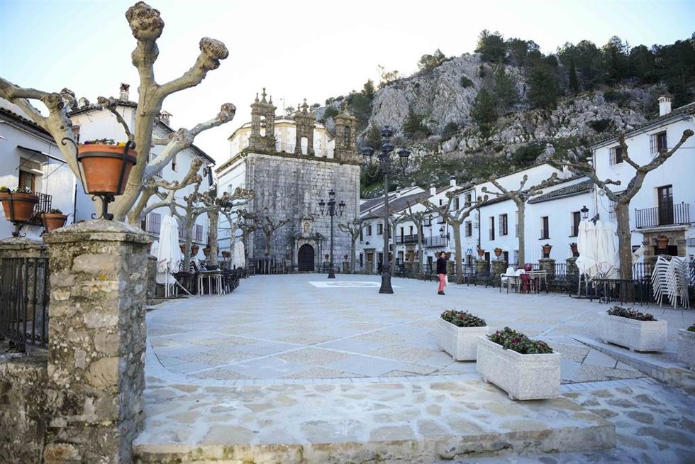 Calle de Grazalema (Cádiz) normalizando su estampa tras haber sido escenario de graves inundaciones por el pasado temporal. A 20 de febrero de 2026 en Grazalema, Cádiz (Andalucía, España). 