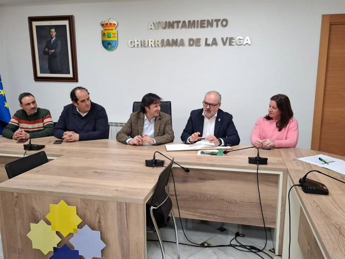 Reunión del delegado de Justicia de la Junta en Andalucía con el alcalde de Churriana de la Vega.