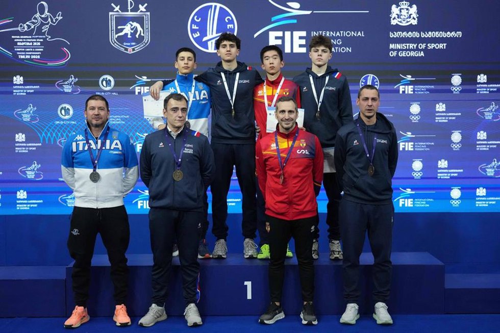 El español Yixing Gao conquista el bronce en florete en el Campeonato de Europa cadete de esgrima