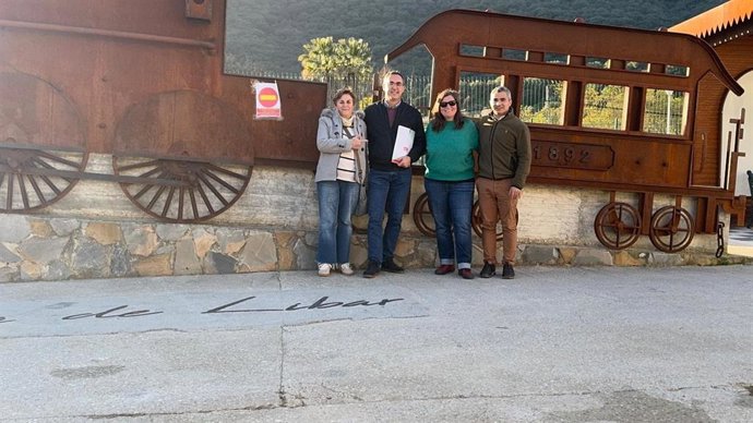El coordinador territorial del PSOE en la Serrania de Ronda, David Sanchez, junto a alcaldes socialista