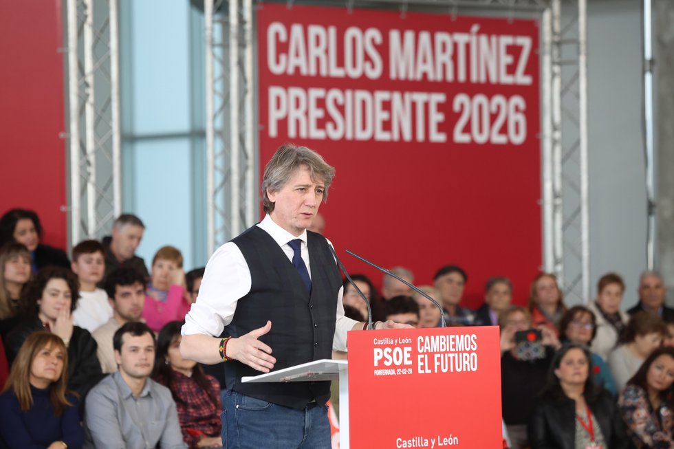El secretario general del PSOE de Castilla y León, alcalde de Soria y candidato a la presidencia de la Junta de Castilla y León, Carlos Martínez, durante un acto, en la Sala Turbinas de La Térmica Cultural, a 22 de febrero de 2026, en Ponferrada, León,