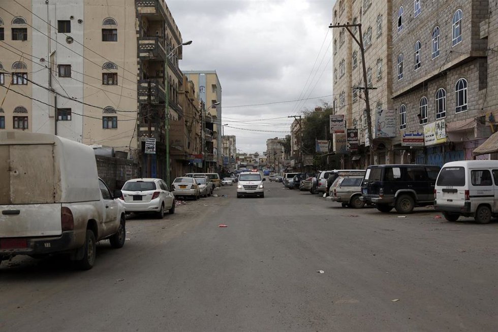 Archivo - Una ambulancia en Yemen (archivo)
