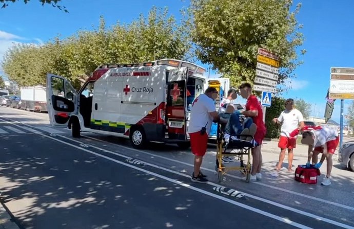 Unidos x Laredo solicita la revisión "urgente" de los pivotes del carril bici siete meses despúes del primer aviso