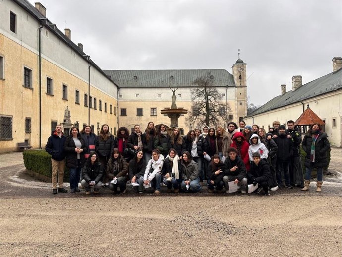 Alumnos y profesores del IES Sabina Mora de Roldán en una de sus movilidades Erasmus+