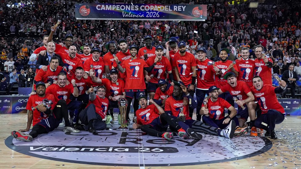 El Kosner Baskonia celebra la conquista de la Copa del Rey de baloncesto 2026
