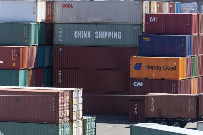 Archivo - Contenedores en el puerto de Seattle, Estados Unidos