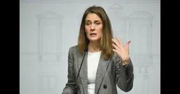 Albiach (Comuns) asegura que los fondos de inversión ponen "en riesgo" la propiedad privada