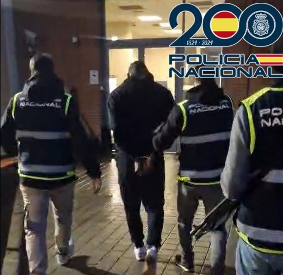 Detenidos tres hombres acusados de robar en un domicilio y amordazar y maniatar a sus moradores