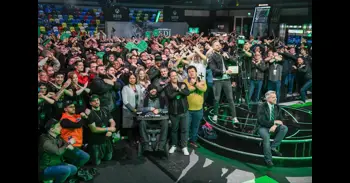 Phil Spencer abandona Xbox tras 38 años en Microsoft transformando los videojuegos y cede el liderazgo a Asha Sharma