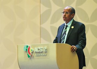 Archivo - El presidente de la Comisión de la Unión Africana (UA), Mahmud Ali Youssouf, durante una rueda de prensa en Etiopía en septiembre de 2025 (archivo)