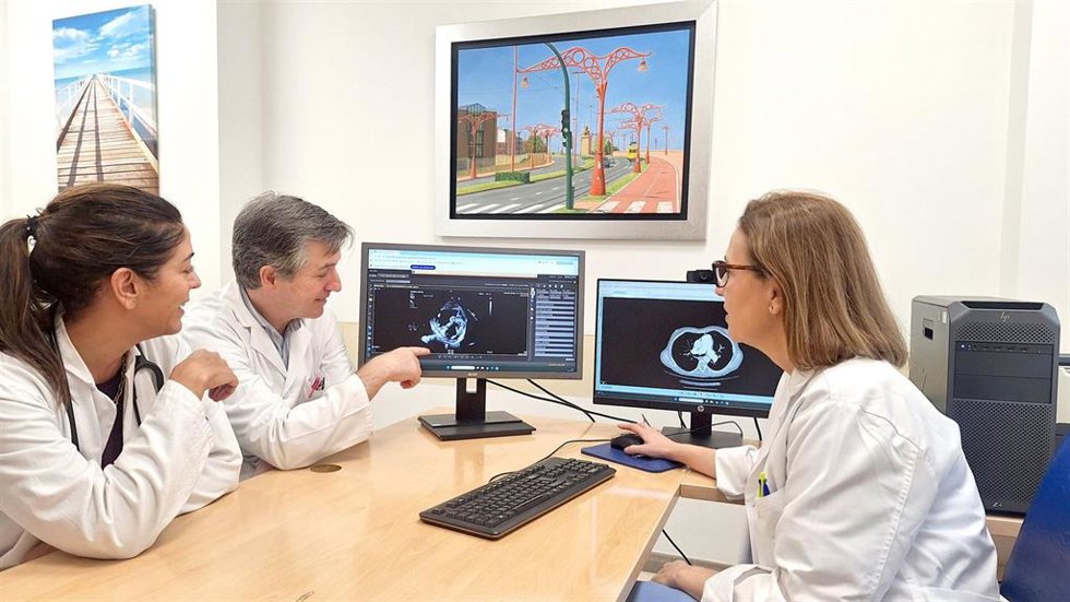 Profesionales sanitarios del área de hipertensión pulmonar del Hospital Macarena.