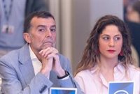 IU dice que la nueva coalición acaba con "tentaciones narcisistas", aboga por un proyecto sólido pero descarta nombres