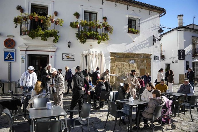Calle de Grazalema (Cádiz) normalizando su estampa tras haber sido escenario de graves inundaciones por el pasado temporal. A 20 de febrero de 2026 en Grazalema, Cádiz (Andalucía, España). 