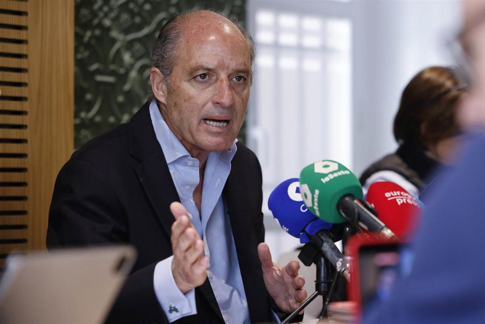 El expresidente de la Comunidad Valenciana, Francisco Camps, interviene en Hotel Boutique SH Inglés, a 23 de febrero de 2026, en Valencia
