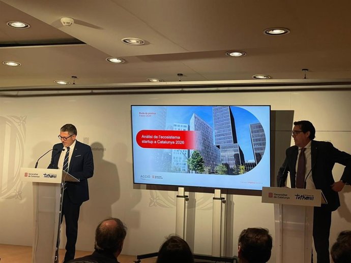 El conseller d'Empresa i Treball, Miquel Sàmper, i el secretari d'Empresa, Jaume Baró