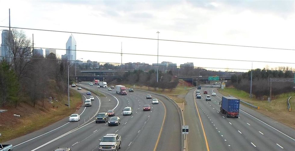 Archivo - Otro tramo de la autopista I-77 en Carolina del Norte 