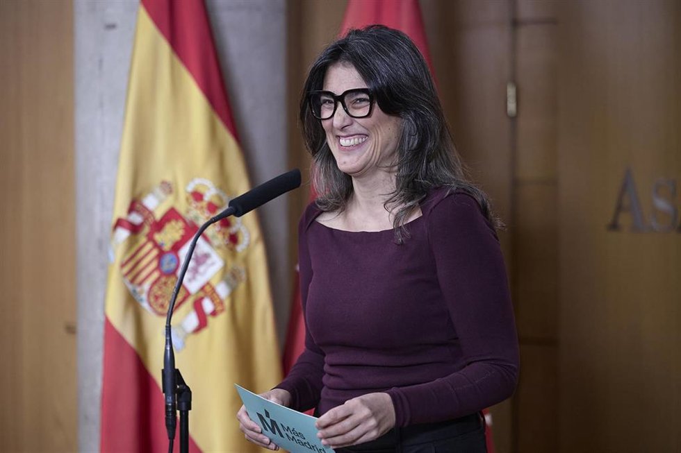 Archivo - La portavoz de Más Madrid, Manuela Bergerot, en los pasillos de la Asamblea