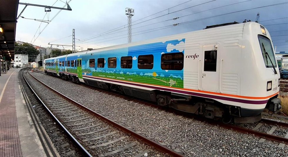 Archivo - Tren turístico de Renfe en Galicia