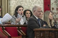 La edil de Patrimonio de Alicante vuelve a negar vínculos personales con adjudicatarios de las VPP de Les Naus