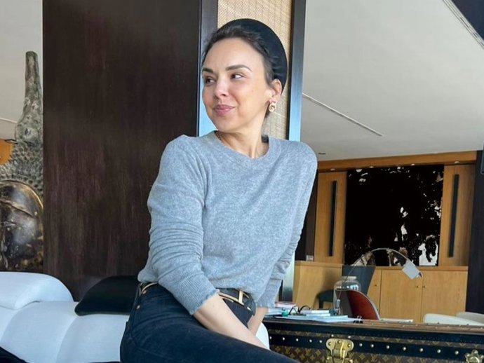 Chenoa tiene el accesorio más elegante y que te salvará cuando tengas un mal día capilar