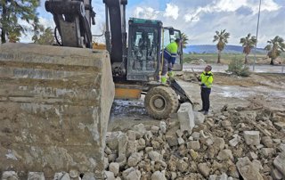 Derribo de instalaciones en desuso en el Polígono Nuevo Jaén
