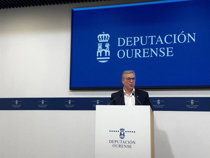 El presidente de la Diputación de Ourense, Luis Menor, da cuenta de los asuntos tratados en junta de Gobierno provincial