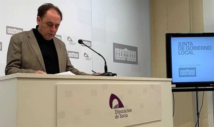 El presidente de la Diputación de Soria, Benito Serrano, en una rueda de prensa tras la Junta de Gobierno.