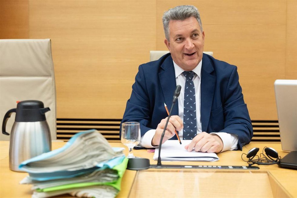 El vicepresidente tercero y conseller de Medio Ambiente, Infraestructuras, Territorio y de la Recuperación, Vicente Martínez Mus, comparece en la comisión de Investigación sobre la DANA, en el Congreso de los Diputados, a 23 de febrero de 2026, en Madri