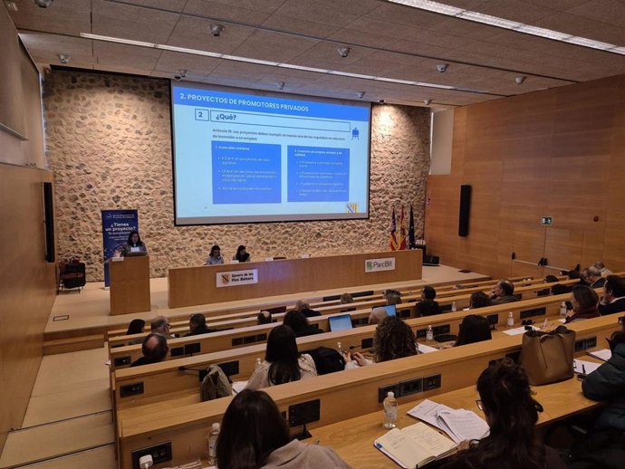 La presentación de la Unidad Aceleradora de Proyectos Estratégicos reúne a 120 técnicos administrativos y empresarios