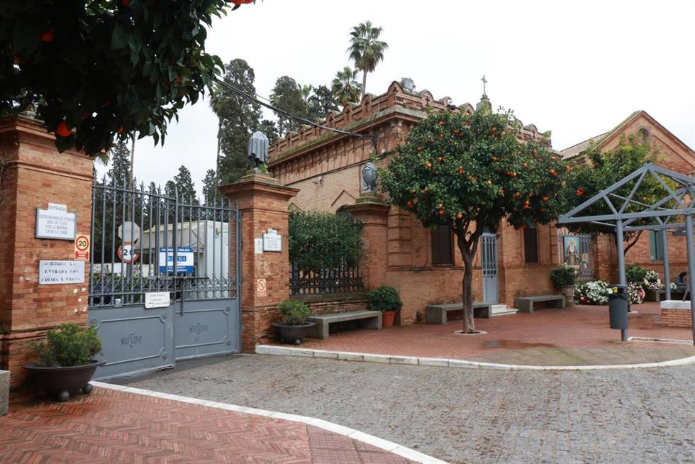 Imagen del cementerio San Fernando de Sevilla cerrado aún, tras el tren de borrascas que ha azotado en las últimas semanas a la comunidad andaluza. 