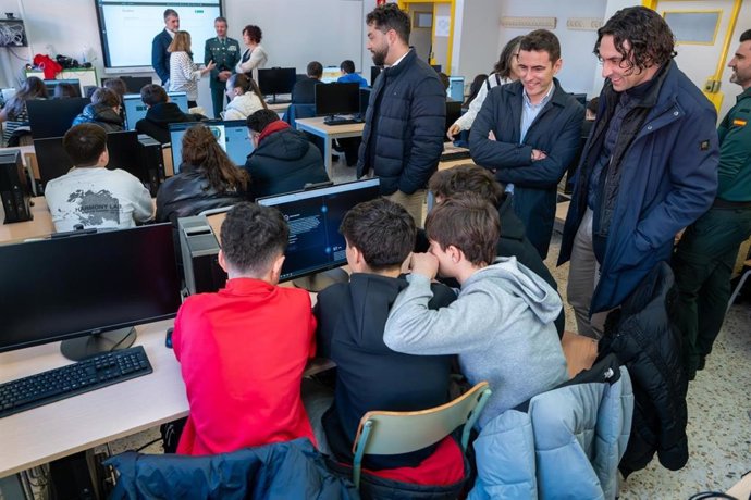 Primera de las pruebas en Cantabria de la Ciberliga que ha tenido lugar en el IES El Astillero