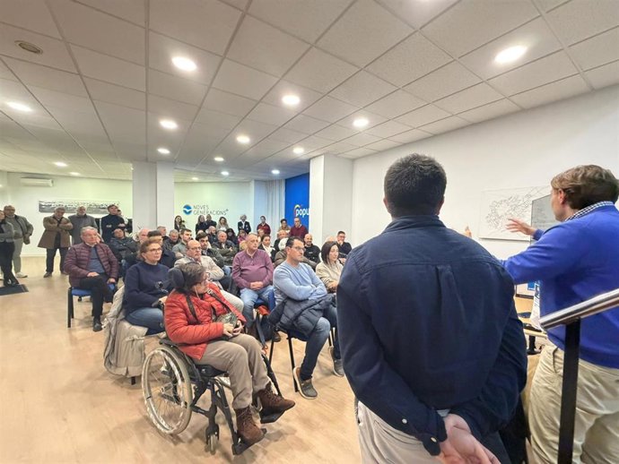 El PP reúne a vecinos de Inca para informar sobre el proceso de legalización extraordinaria en suelo rústico
