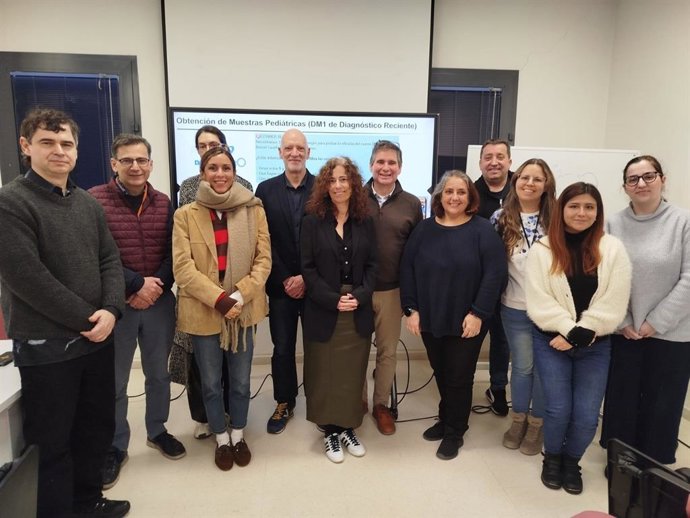 Visita de familiares y pacientes en diabetes tipo 1 a científicos de la Fundación Progreso.