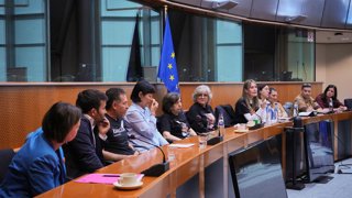 Archivo - La Presidenta Asociación Víctimes DANA 29 Octubre, María Dolores Gradoli, la Presidenta Associació Víctimes Mortals DANA 29-O, Rosa María Álvarez, y el President Associació Damnificats DANA Horta Sud València, Christian Lesaec, son recibidos en 