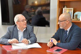 El delegado de Fomento de la Junta en Granada, Antonio Ayllón, y el alcalde de Albolote, Salustiano Ureña