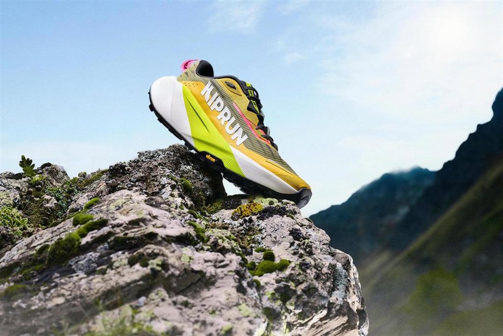 Kiprun presenta la 'Kipsummit Max' para aventuras de larga distancia en la montaña.