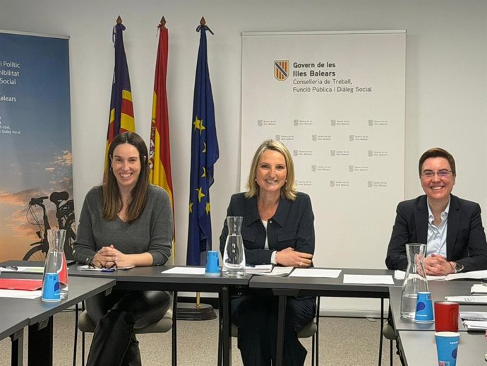 La consellera de Trabajo, Función Pública y Diálogo Social, Catalina Cabrer, en la reunión del Comité Autonómico de Conciliación.