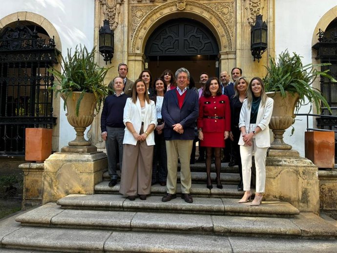 La consejera de Empleo, Empresa y Trabajo Autónomo en la presentación del informe 'Medidas para impulsar el mercado laboral en Andalucía', elaborado por Randstad Research.