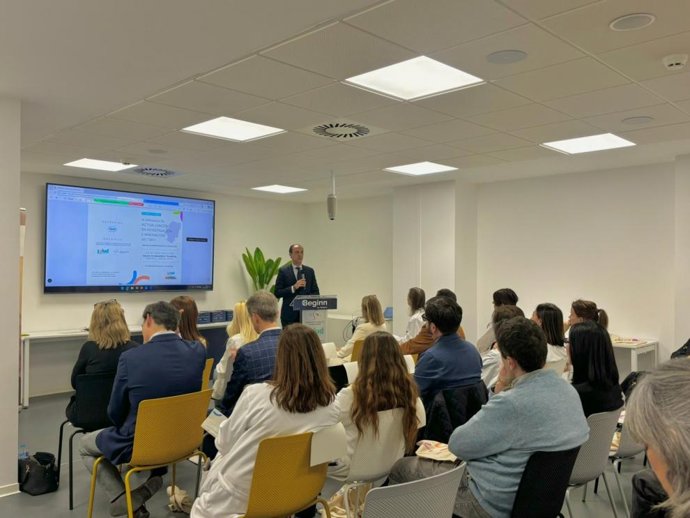 El consejero de Sanidad, José Luis Bancalero Flores, clausura las IV Jornadas de Actualización en Investigación e Innovación del sector sanitario Zaragoza II.