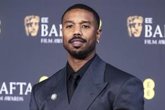 Foto: Escándalo en los BAFTA 2026: Un invitado con Tourette grita un insulto racista a Michael B. Jordan y Delroy Lindo