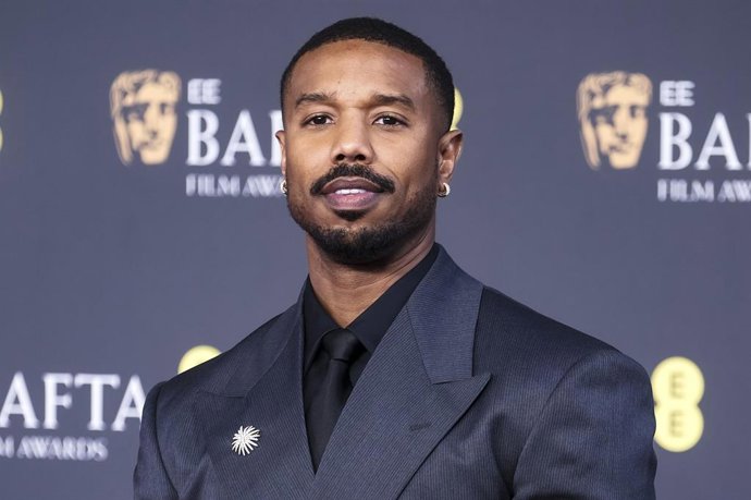 Escándalo en los BAFTA 2026: Un invitado con Tourette grita un insulto racista a Michael B. Jordan y Delroy Lindo
