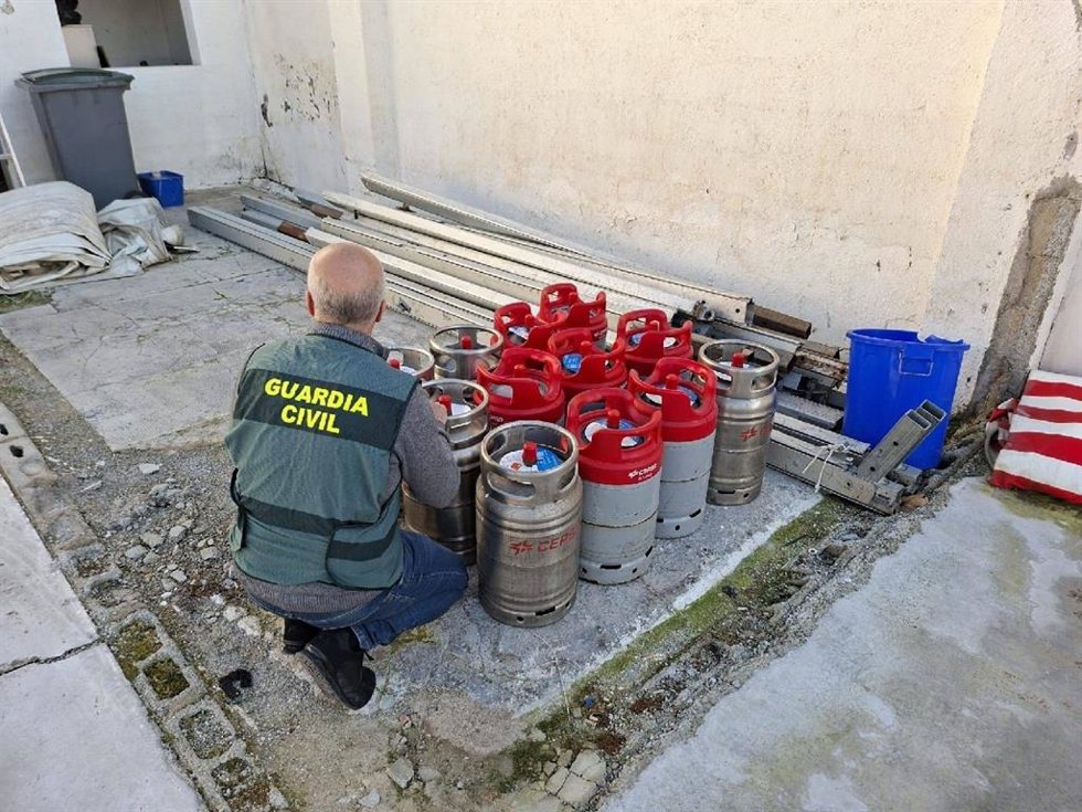 Bombonas recuperadas por la Guardia Civil tras un hurto en el área metropolitana de Granada